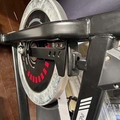 JOROTO エアロバイク スピンバイク の画像