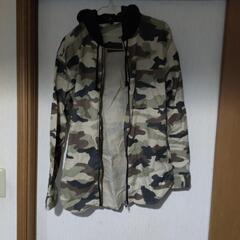 迷彩柄　薄手パーカー　