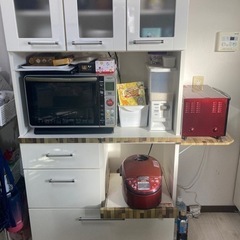 食器棚 の画像