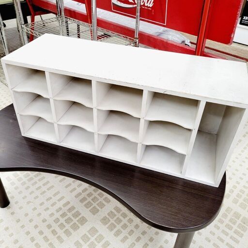 【ジモティ特別価格】飾り棚 12個収納 木製 レトロ