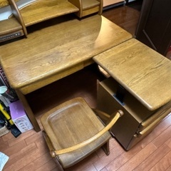 木製子供用学習机、差し上げますの画像