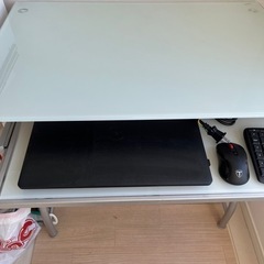 パソコンデスクあげますの画像