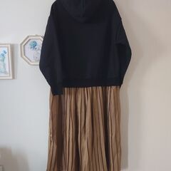 【未使用】裏起毛パーカードッキングワンピースの画像