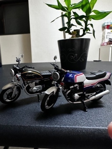 超希少！バイクメモリアルCBX400F GS400E