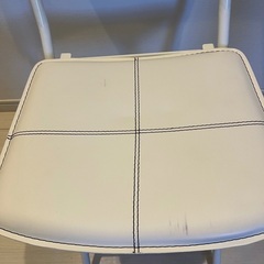 折りたたみ椅子　白の画像