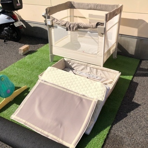 アップリカ　ココネル　ベビーベッド