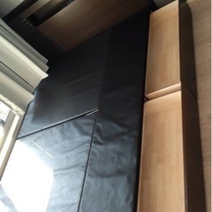 受付終了しました　ダブルベッド　引き出し付き　コンセント&ライト付き　フレームのみの画像