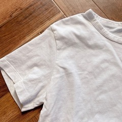 白Tシャツ GU レディースの画像