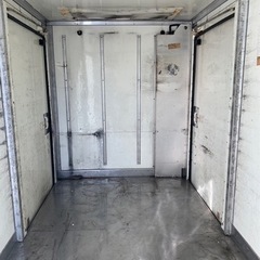 No.827 保冷バン 2ｔ 車  アルミ 箱 バイク 倉庫 トラック コンテナ 米 保管庫 物置 DIYの画像