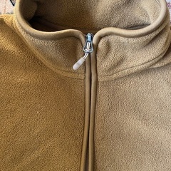 ユニクロ　フリースジャンパー　XL 金茶色の画像