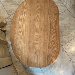 木製ローテーブルの画像