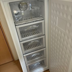 数ヶ月の使用のみ　冷凍庫の画像