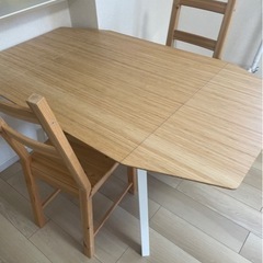 IKEA ドロップリーフテーブル 椅子付きの画像
