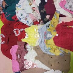 2歳の女の子の洋服の画像