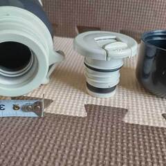 【USED】象印マホービンFLEX　SKN-04　0.4L　白黒　子供用可　水筒の画像
