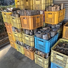 配達します、相談可能🥹🚩１ｋｇ60円絶対安いです❗️🚩大口注文承ります🪵薪　　広落葉樹MIX  引き取り限定の画像