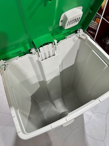 ★未使用品！ ダストボックス★ 開閉ペダル ハンドル付き キャスター付き 収納 DIY アウトドア ボックスカート 90L 多目的