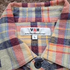 90S古着。VANメンズ長袖、サイズL‼️投稿欄，全て手渡しです...