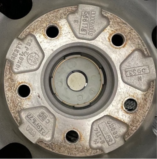 ホイール付きスタッドレスタイヤ　205/60R16