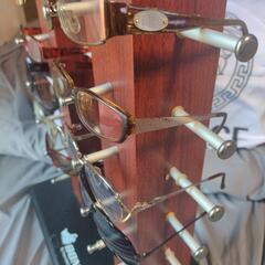 決まりました。サングラススタンド、サングラス付の画像