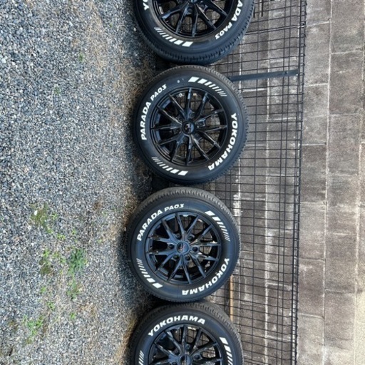 ハイエースタイヤ　4本　ナット付き　値下げしました。