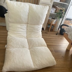 座椅子☆クッション椅子☆ホワイト角度調整可能