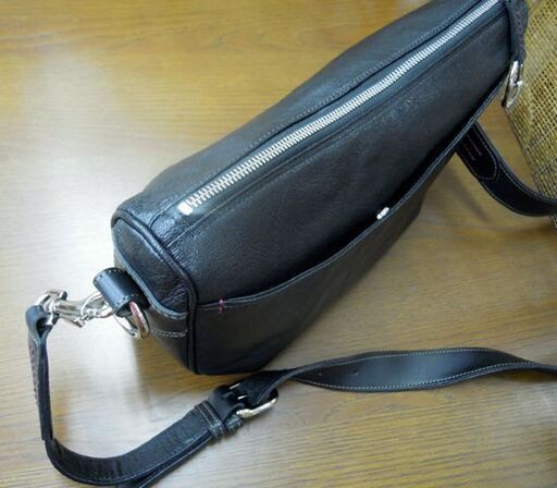 SOMES SADDLE ショルダーバッグ 本革 黒色系ワンショルダー ソメスサドル 札幌市北区屯田
