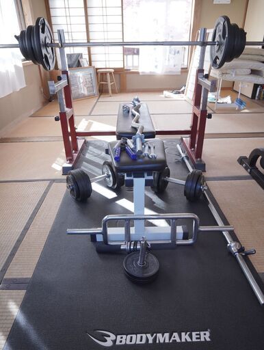 ベンチプレス用ベンチ及びバーベルシャフト他筋トレ用品各種【3万円・運搬できる車所有の方に限る・引き渡しは土日の正午まで】