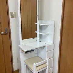かわいいおしゃれな　ニトリのドレッサーです。