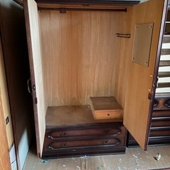 ⭕️あげます⭕️タンス　衣装収納　上下分けて運び出し可能の画像