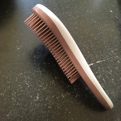 ツヤサラヘアブラシ　新品の画像