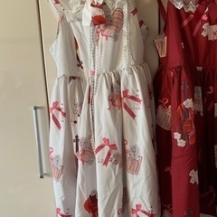 ロリータファッション ホワイト、レッドセットの画像