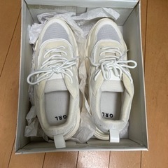 グレイルスニーカー24.5の画像