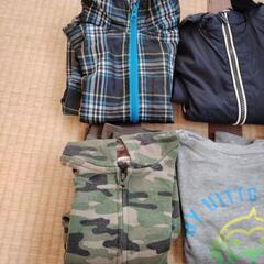 120cmの服セット（ジャンパー・トレーナー等）の画像