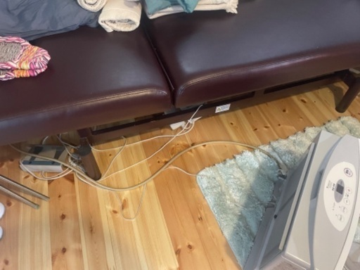 電動ベッドエステマッサージ整体鍼灸ネイルリラクサロン