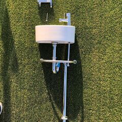 狭小手洗器 手洗タイプ（丸形）タオル掛 、水石鹸入れ付きの画像