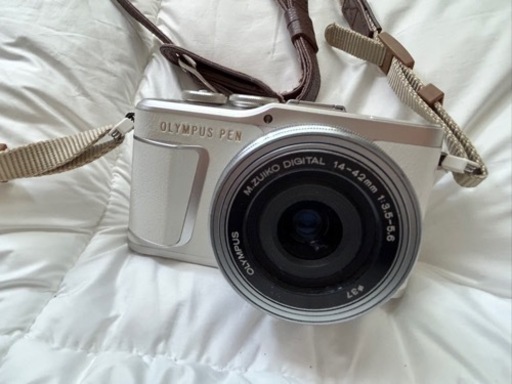 OLYMPUS PEN （ホワイト）