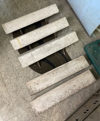 【受け渡し済】駐車場のタイヤストッパー