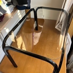 ガラス板テーブルの画像
