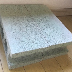 レンガ（薄緑色4個、薄茶色4個）の画像