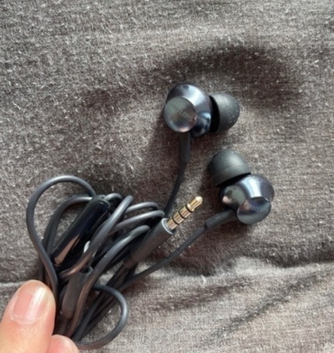 1/14までに受け取り　瀬谷区旭区で　視聴のみ　PHILIPS ハイレゾ対応イヤフォン PRO6305BK98 ②