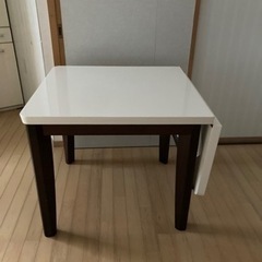 机　美品　木の椅子二脚付き