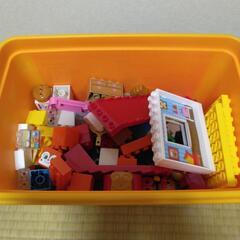 おおきなパン工場とすてきなおうちブロックバケツの画像