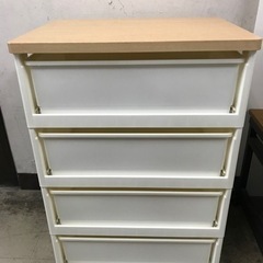 N2401-381 アイリスオーヤマ ウッドトップチェスト HG-554B 4段 スーパーホワイト/ナチュラルオーク 日焼け・キズありの画像