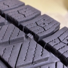 スタッドレスタイヤ4本(ブリザック VRX3 175/70R14)