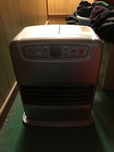中古灯油入りファンヒーター