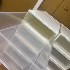 衣装ケース　収納ボックス　ホワイト　プラスチック　チェストの画像