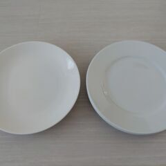 2+2 = 4 IKEA プレートのセット - 新品同様の画像