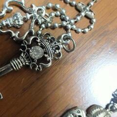 シルバーネックレスの画像