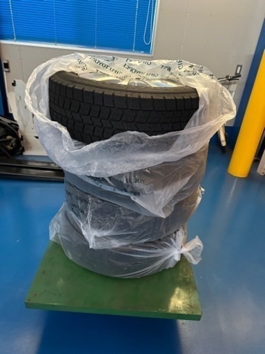 ホイール付きスタッドレス